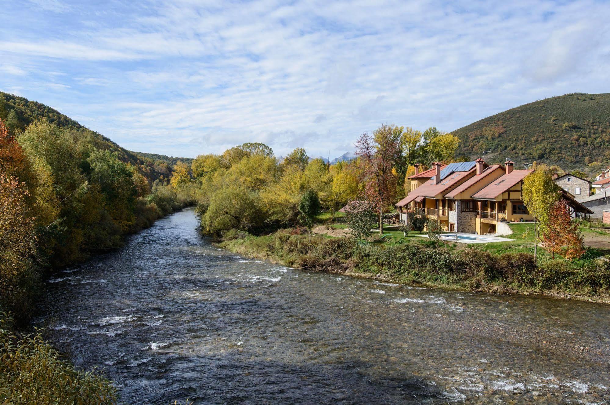 Pensjonat El Casar Del Puente Boca de Huérgano Zewnętrze zdjęcie